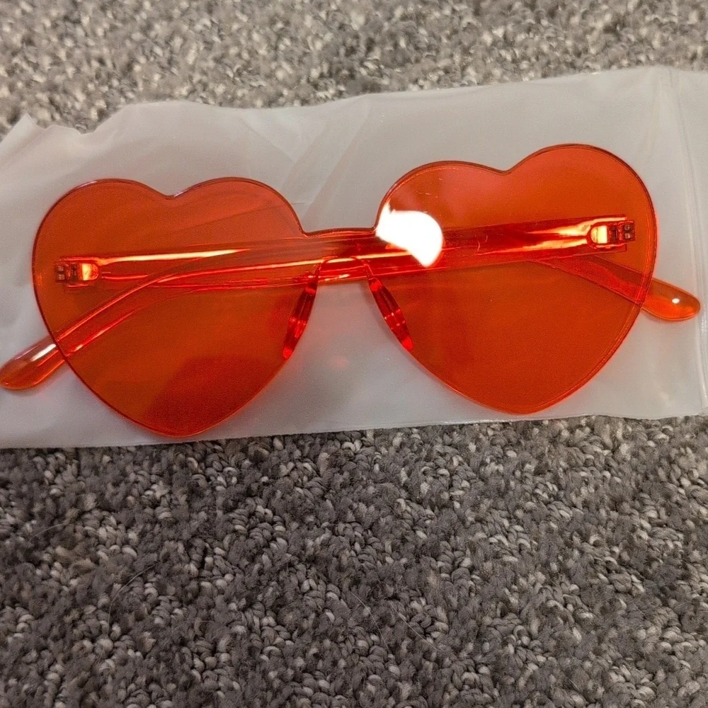 Valentines Heart Shaped Pink And Red Party Glasses NWT - 2 Pairs